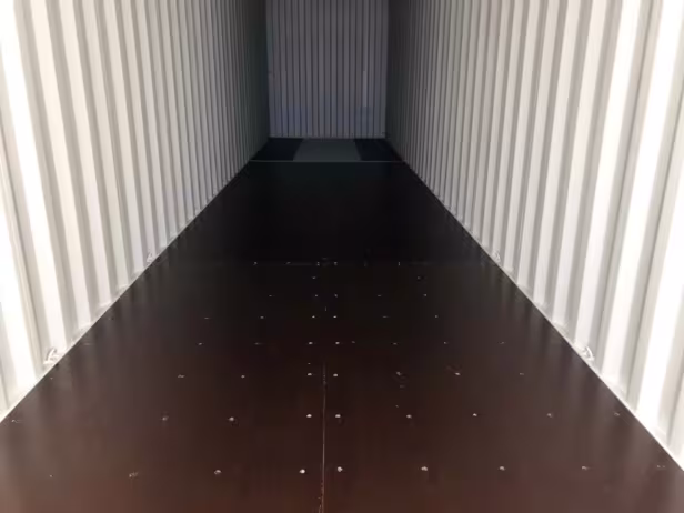 shipping container 40ft HC inside